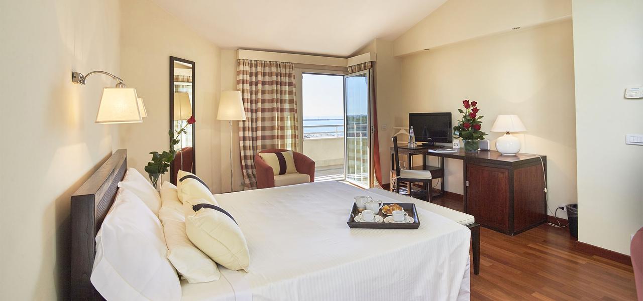 Hotel room with a seaview Viareggio Tuscany Italy Deluxe room Astor2