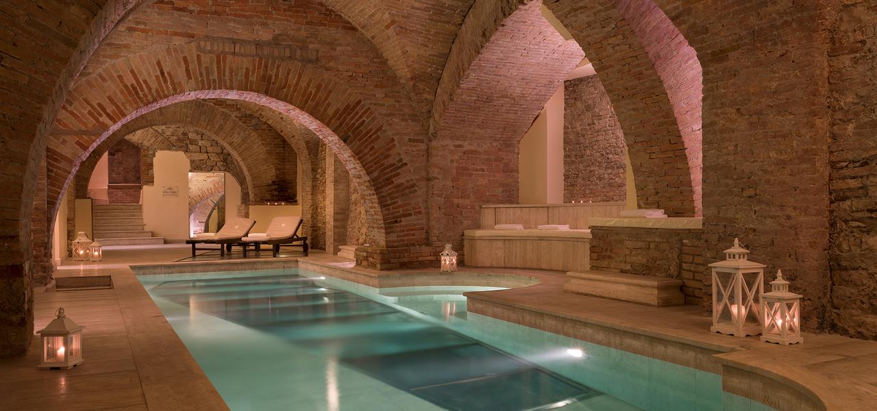 Hotel with swimming pool in Perugia, Italy | Sina Brufani